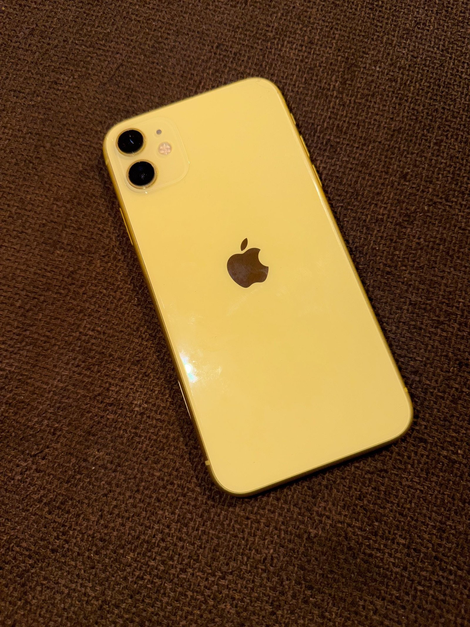 15048348-9c30-49be-a9ec-2916df681b3d iPhone 11 64gb