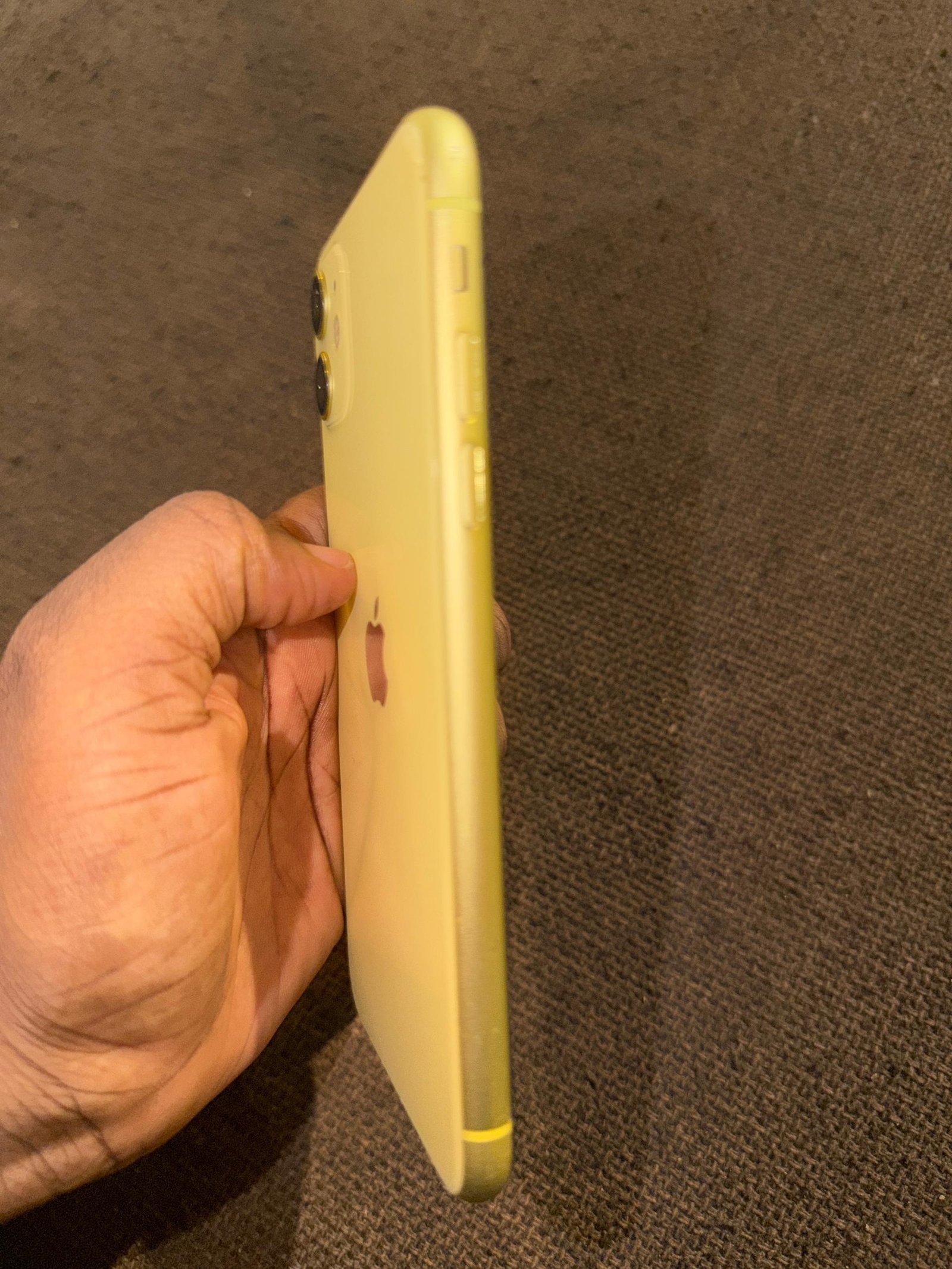 e2f34058-52eb-443c-8f02-90d642f0c919 iPhone 11 64gb